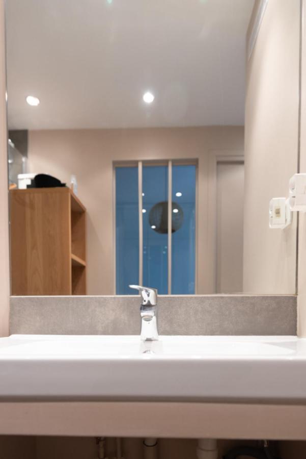 Apartment Well Located Bright And Quiet *
