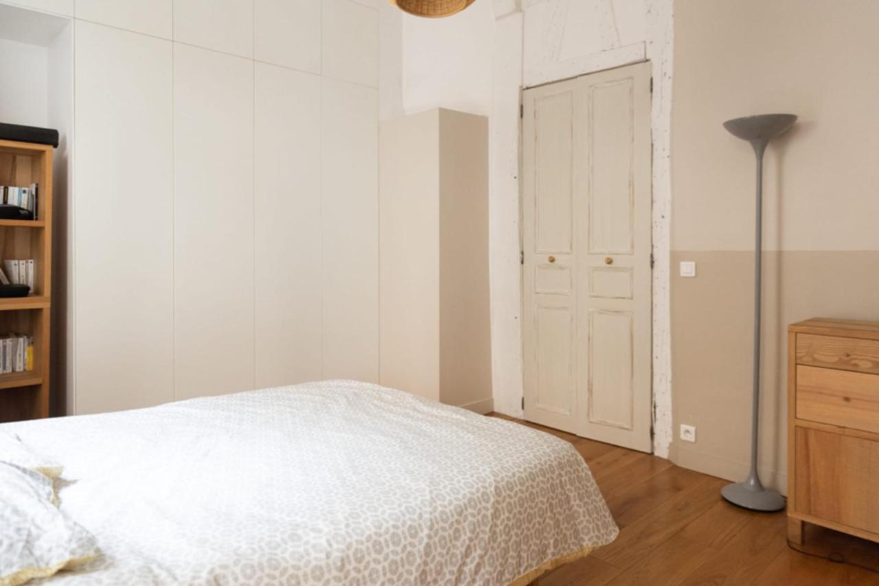 Apartment Well Located Bright And Quiet *